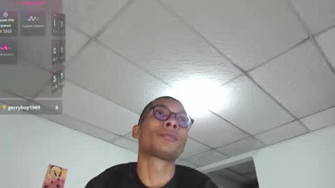 Heyy my name is Aaron online show from 11/26/25, 04:46