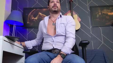 Aaron online show from 11/17/25, 04:18