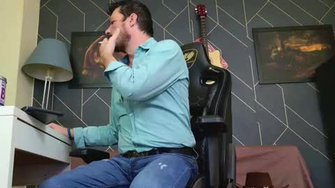 Aaron online show from 12/03/25, 08:00