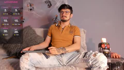 aaronfuentes7 online show from 10/10/25, 08:19