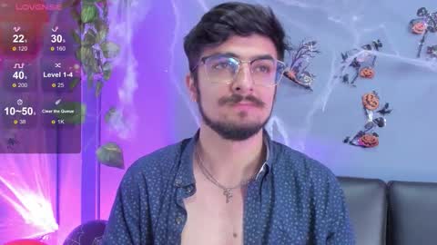 aaronfuentes7 online show from 10/21/25, 07:14