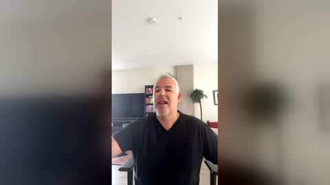 Snapshot of aarosteev chatting on 05/29/26, 01:42 Jason online show from 05/29/26, 01:42