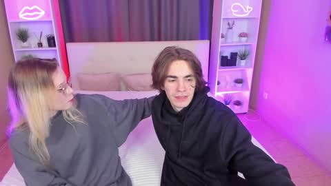 Snapshot of aataraxx chatting on 12/22/24, 08:27 Fiona and Harry online show from 12/22/24, 08:27