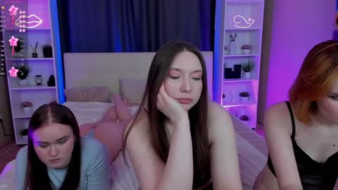 Snapshot of aataraxx chatting on 12/23/24, 11:39 Fiona and Harry online show from 12/23/24, 11:39