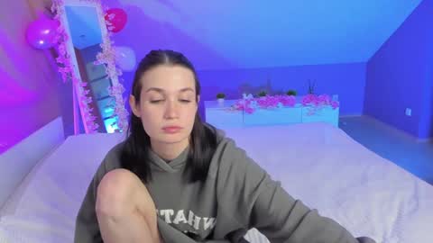 Snapshot of aataraxx chatting on 12/28/24, 02:32 Fiona and Harry online show from 12/28/24, 02:32