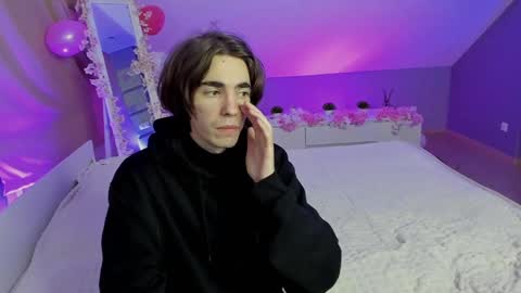 Snapshot of aataraxx chatting on 01/07/25, 07:49 Fiona and Harry online show from 01/07/25, 07:49