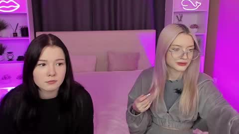 Snapshot of aataraxx chatting on 02/15/25, 02:22 Fiona and Harry online show from 02/15/25, 02:22