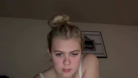 ababyy2901 online show from 09/17/25, 06:37