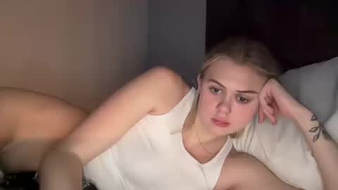 ababyy2901 online show from 11/04/25, 08:46