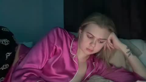 ababyy2901 online show from 11/11/25, 07:19