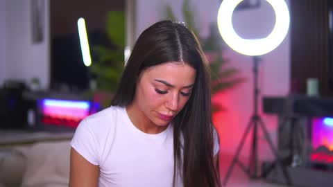 Snapshot of abbela_white chatting on 05/06/26, 06:19 Alexa online show from 05/06/26, 06:19