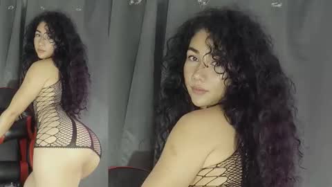Snapshot of abbi_moon chatting on 04/27/26, 07:12 Martina online show from 04/27/26, 07:12