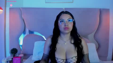 Snapshot of abbiejones_ chatting on 09/18/25, 01:02 abbiejones_ online show from 09/18/25, 01:02
