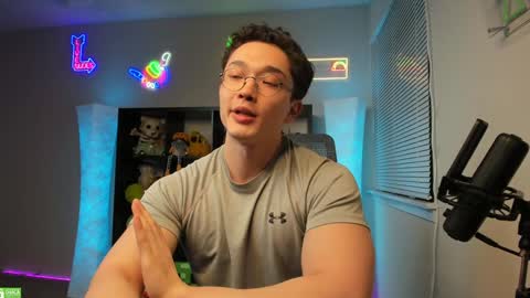 Snapshot of abbuddy920236 chatting on 12/14/24, 05:18 buddy online show from 12/14/24, 05:18