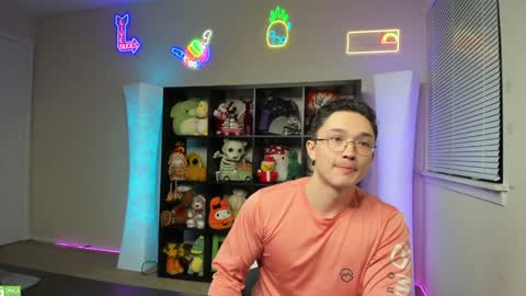 Snapshot of abbuddy920236 chatting on 01/16/25, 05:11 buddy online show from 01/16/25, 05:11