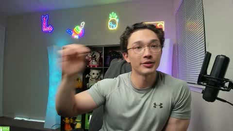 Snapshot of abbuddy920236 chatting on 10/28/25, 02:15 buddy online show from 10/28/25, 02:15