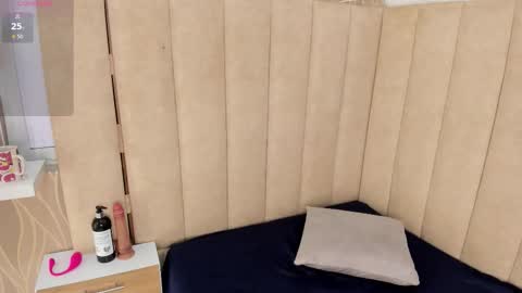 abby_swett1 online show from 11/03/25, 02:07