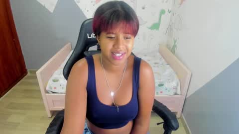 Snapshot of abby_t_ chatting on 03/11/25, 06:53 abby online show from 03/11/25, 06:53