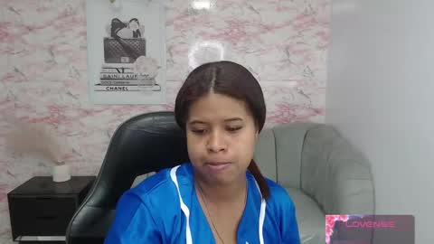Snapshot of abby_t_ chatting on 09/27/25, 03:00 abby online show from 09/27/25, 03:00