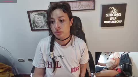 Snapshot of abby_taylorr_ chatting on 05/18/26, 01:06 Vannesa online show from 05/18/26, 01:06