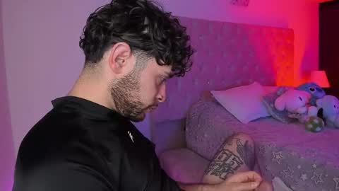 START TRANSMISSION ---- AM COLOMBIA TIME online show from 04/21/26, 08:53