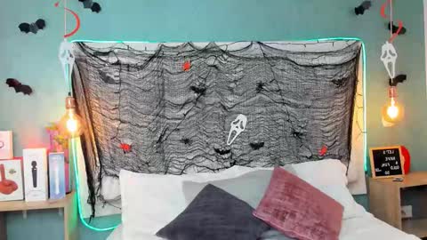 Abby Dixon  online show from 10/15/25, 01:55