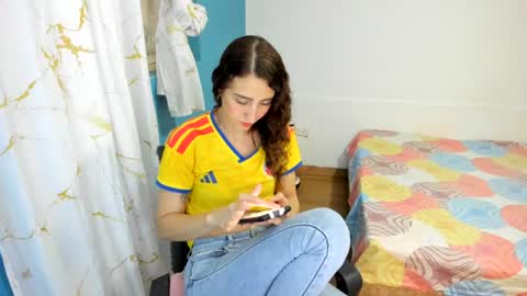 Snapshot of abbyhowlland chatting on 07/03/26, 10:49 sara online show from 07/03/26, 10:49