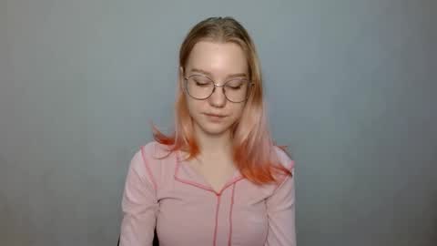 Snapshot of abbymoore__ chatting on 12/22/24, 09:55 Abby Lovense is active online show from 12/22/24, 09:55