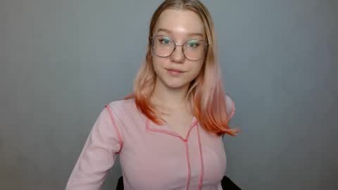 Snapshot of abbymoore__ chatting on 12/22/24, 01:00 Abby Lovense is active online show from 12/22/24, 01:00