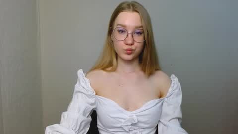 Snapshot of abbymoore__ chatting on 02/21/26, 03:02 Abby Lovense is active online show from 02/21/26, 03:02