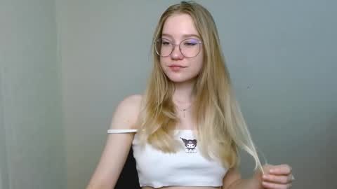 Abby Lovense is active online show from 03/09/26, 10:41