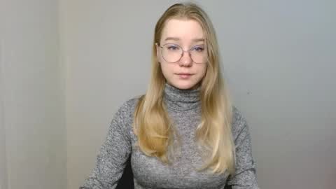 Abby Lovense is active online show from 04/10/26, 09:14