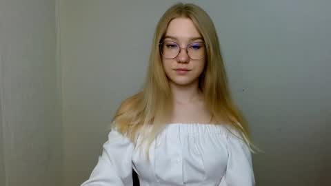 Abby Lovense is active online show from 04/13/26, 11:16