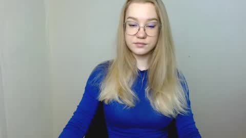 Abby Lovense is active online show from 04/20/26, 10:40