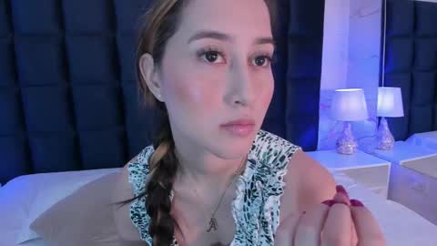 Abigail online show from 11/21/25, 12:15