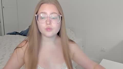 Abby    Stream at Sat  Sun  Mon  Fri online show from 11/30/25, 01:59