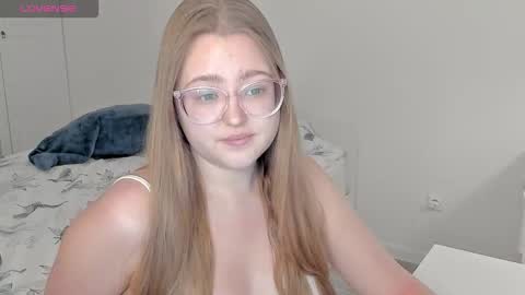 Abby    Stream at Sat  Sun  Mon  Fri online show from 12/14/25, 02:33