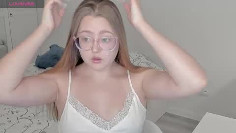 Abby    Stream at Sat  Sun  Mon  Fri online show from 01/10/26, 02:41