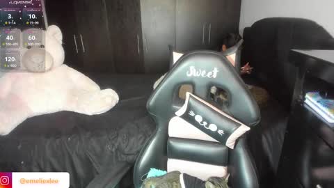 Snapshot of abbyxlee chatting on 02/05/25, 09:50     online show from 02/05/25, 09:50