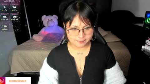 Snapshot of abbyxlee chatting on 02/20/25, 10:37     online show from 02/20/25, 10:37