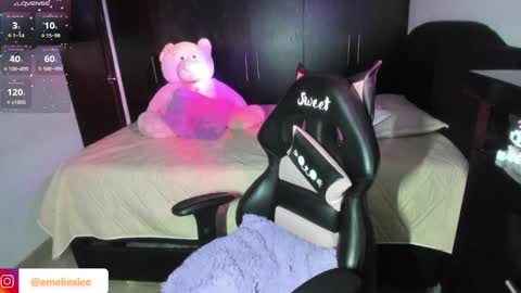 Snapshot of abbyxlee chatting on 03/06/25, 10:15     online show from 03/06/25, 10:15