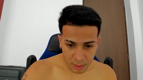 Independence model AbelAsburgo online show from 12/18/24, 06:03