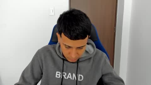 Independence model AbelAsburgo online show from 01/05/25, 01:58