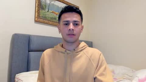 Independence model AbelAsburgo online show from 09/16/25, 11:28