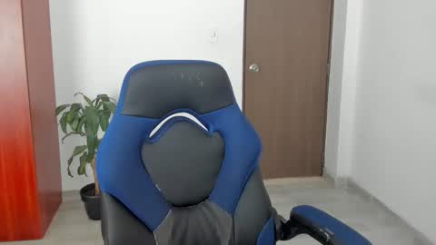 Independence model AbelAsburgo online show from 01/11/26, 06:13