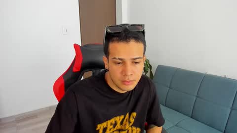 Independence model AbelAsburgo online show from 03/14/26, 07:19