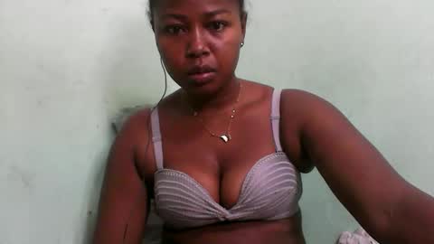 Snapshot of abella677022 chatting on 02/20/26, 02:41 abella677022 online show from 02/20/26, 02:41