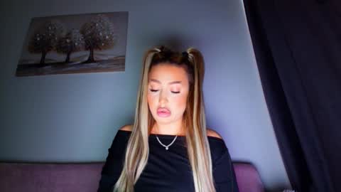 abella_soleill online show from 02/02/26, 06:34