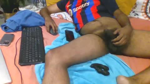 Snapshot of abhi_cam chatting on 01/08/25, 01:21 Naked Gentleman online show from 01/08/25, 01:21