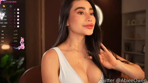 abie_owen online show from 05/07/26, 12:16